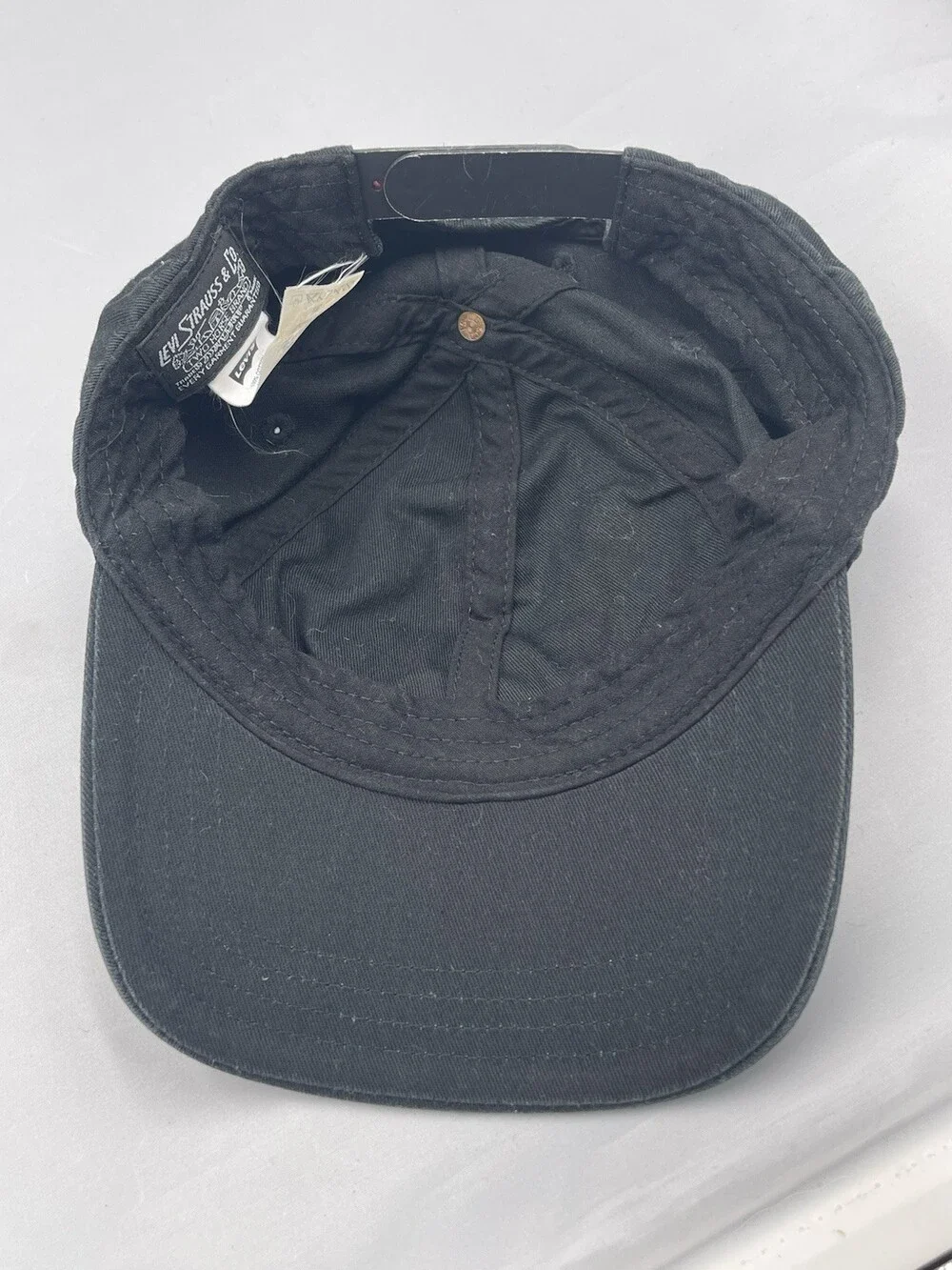 Leviâs âOrlandoâ Black Batwing Snapback Cap â Tourist/Souvenir Hat